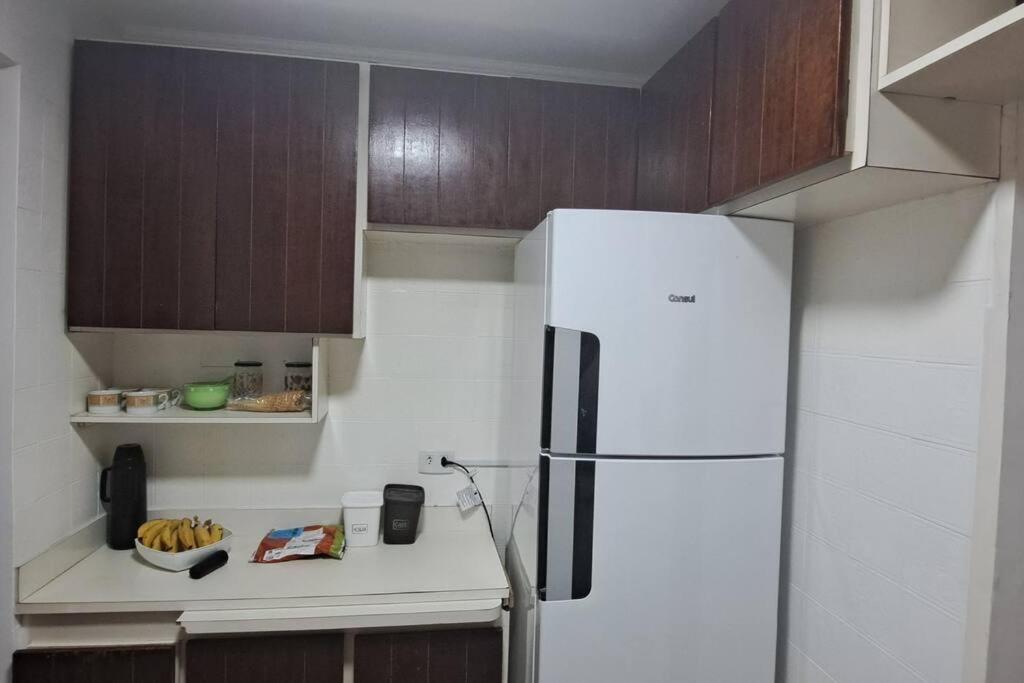 Apartamento Charmoso A 400Mts Da Praia Da Enseada Гуаружа Екстер'єр фото