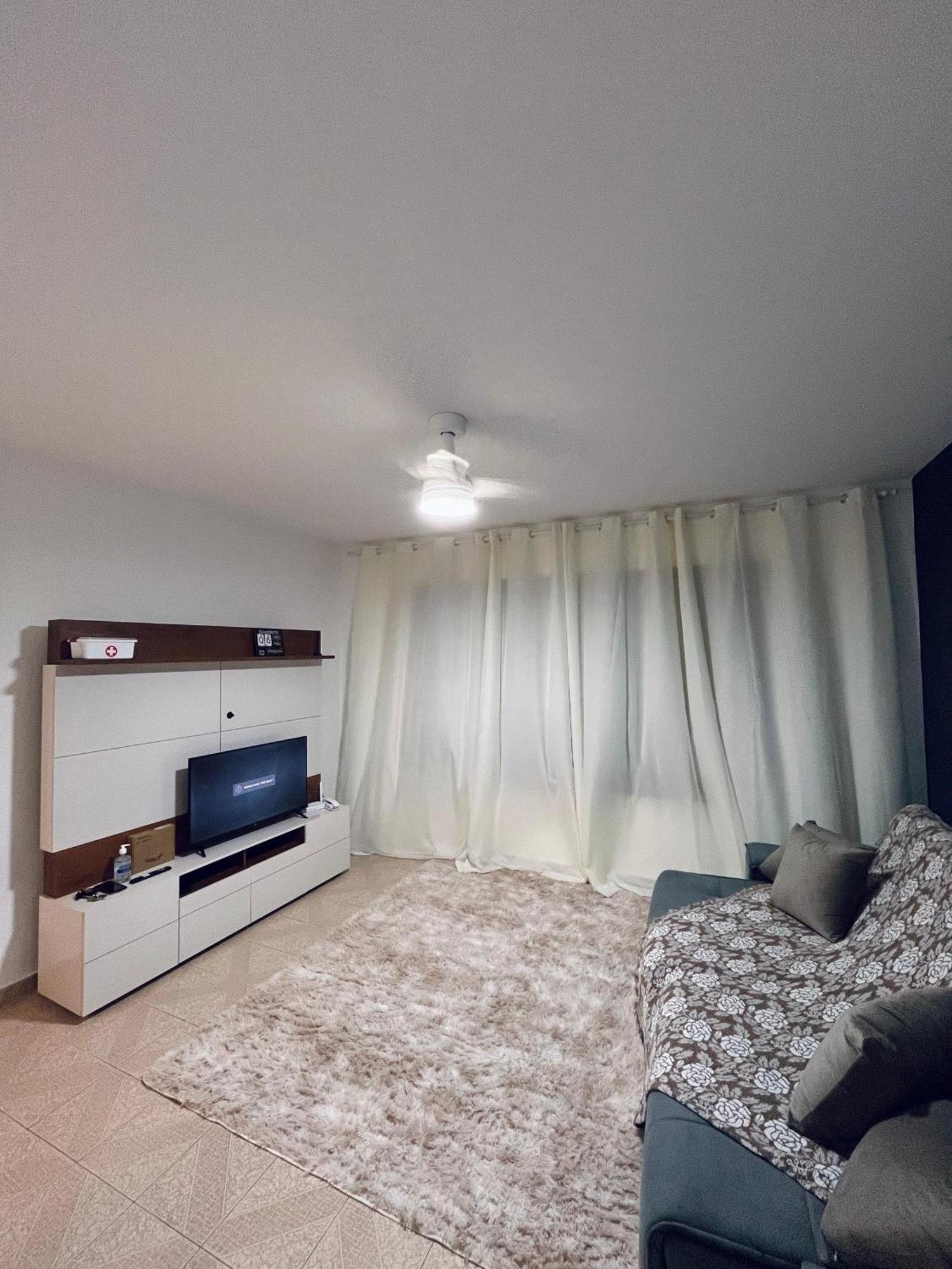 Apartamento Charmoso A 400Mts Da Praia Da Enseada Гуаружа Екстер'єр фото