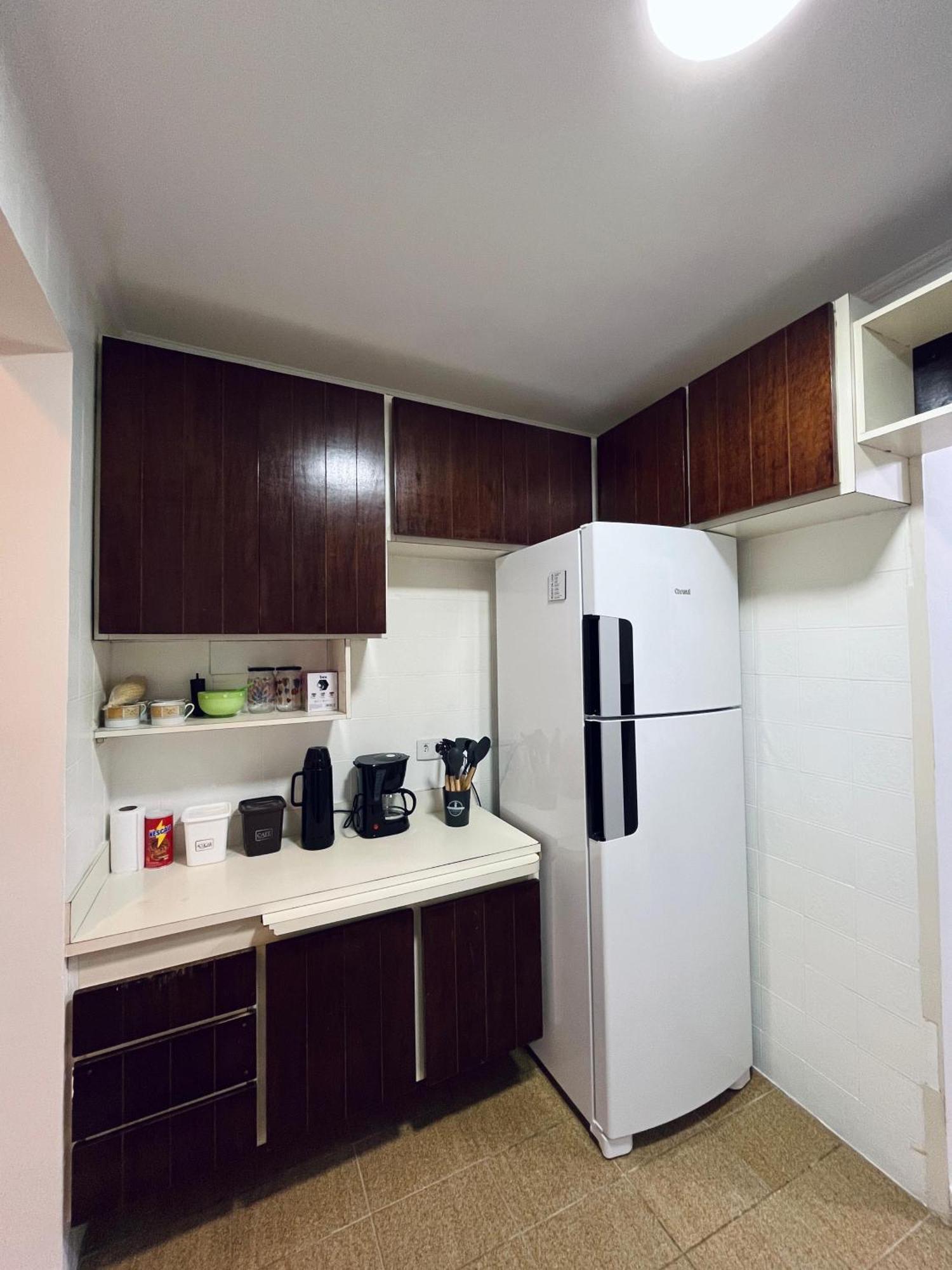 Apartamento Charmoso A 400Mts Da Praia Da Enseada Гуаружа Екстер'єр фото